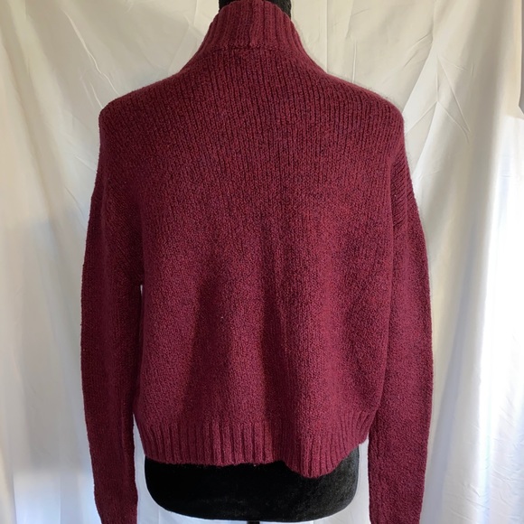 American Eagle Maroon Cropped Turtleneck Sweater - Picture 3 of 4